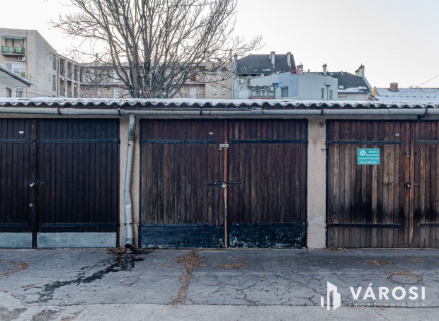 Elad� Gar�zs az Osztrovszkyban