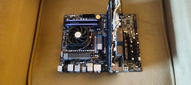 Elad Gigabyte Gigabyte GA-990Fxa-UD5 + CPU X4 620 + Gtx 670 VGA