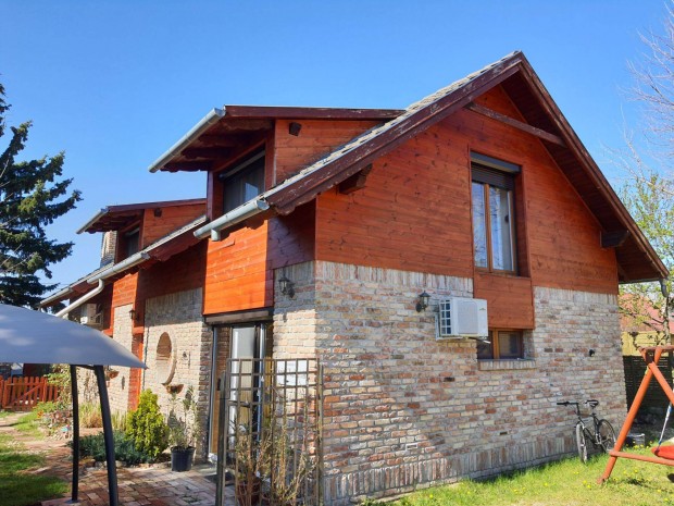 Elad� G�d�n csal�di h�z, 155nm