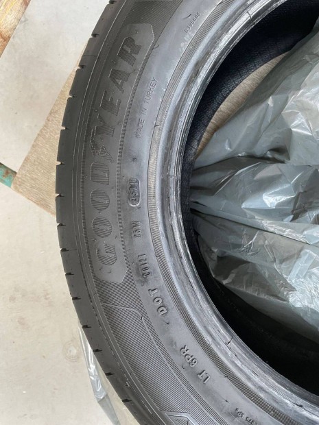 Eladó Goodyear Efficient Grip Cargo 195/65/R16C 100/98H