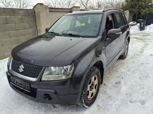 Elad� Grand Vitara alkatr�szek!