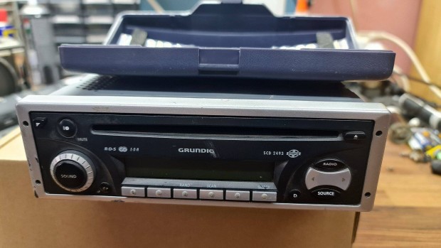 Eladó Grundig SCD2493 mp3-as autórádió