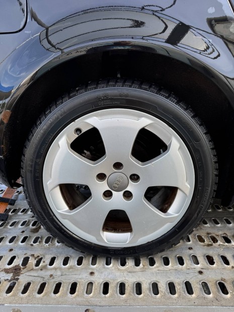 Eladó Gyári 17" Audi alufelni garnitúra szép állapotban! 5x112.