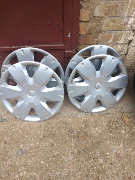 Eladó Gyári Renault clio lV15"felni téli gumival