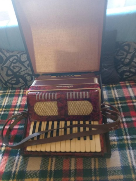 Eladó Harmonika