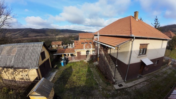 Elad� H�z, Arl� 18.700.000 Ft