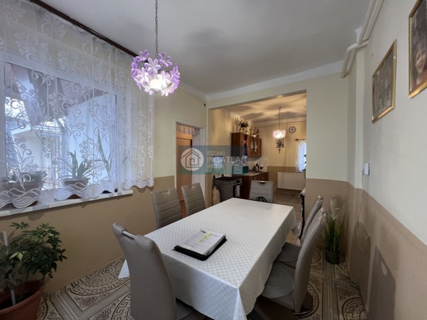 Elad� H�z, Arl� 18.900.000 Ft