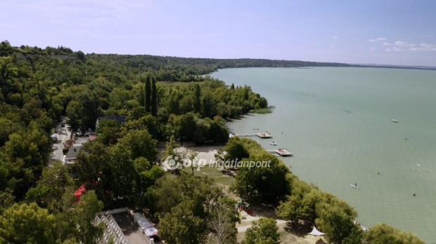 Elad Hz, Balatonakarattya