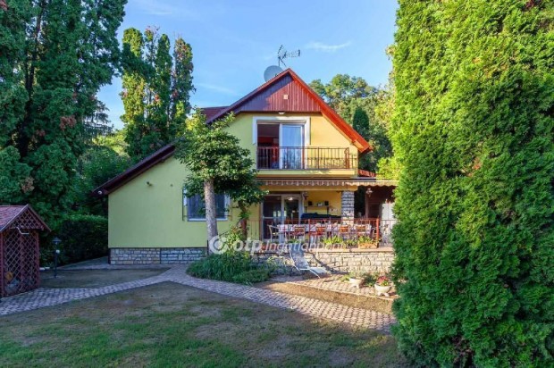 Eladó Ház, Balatonakarattya