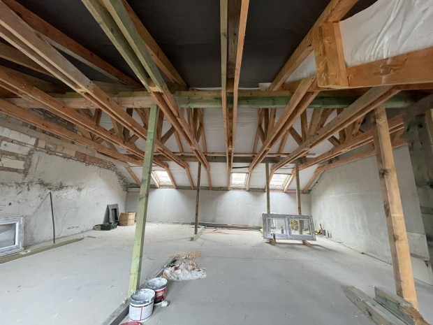 Elad� H�z, Balatonalm�di 170.000.000 Ft