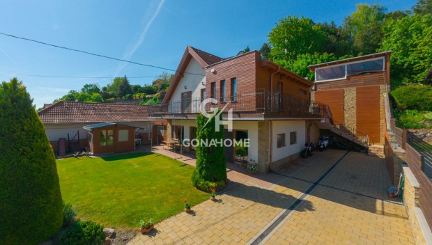 Elad� H�z, Balatonalm�di 249.000.000 Ft