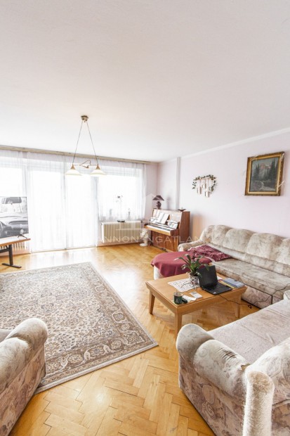 Elad� H�z, Balatonalm�di 89.900.000 Ft