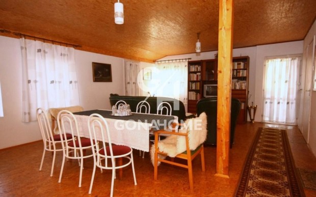 Elad� H�z, Balatonrendes 150.200.000 Ft