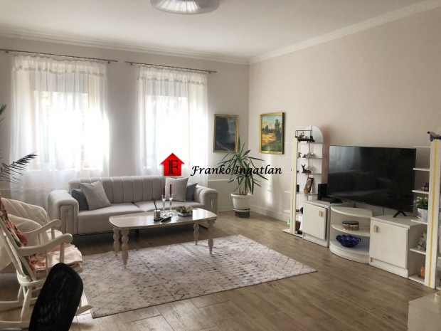 Elad� H�z, B�k�scsaba 64.900.000 Ft