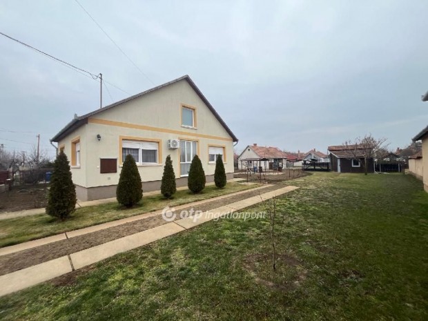 Eladó Ház, Berettyóújfalu