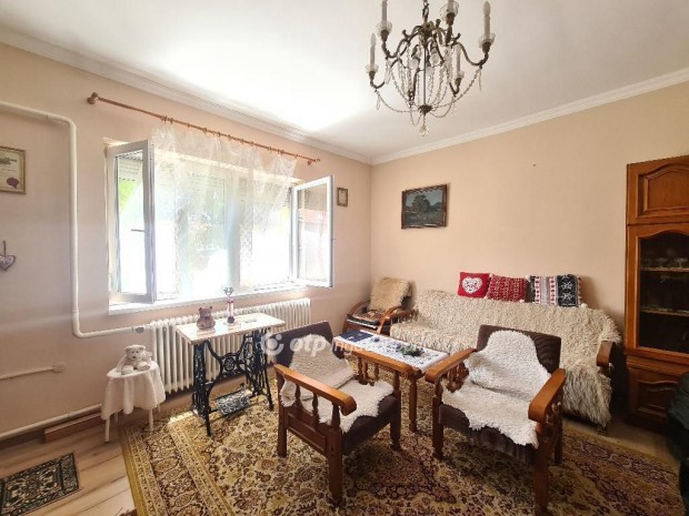 Elad� H�z, Budapest 18. ker.