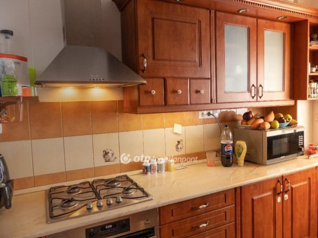 Elad� H�z, Budapest 18. ker.