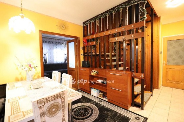 Elad� H�z, Budapest 18. ker.