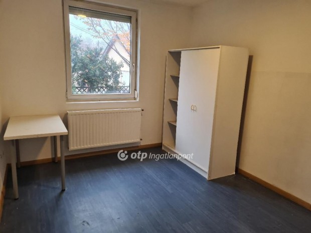 Elad� H�z, Budapest 18. ker.