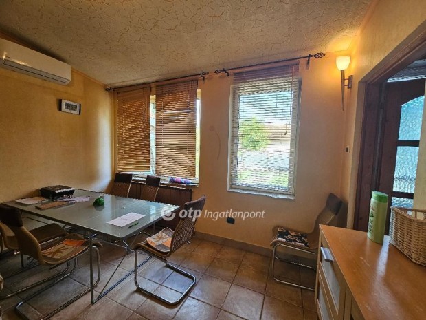 Elad� H�z, Budapest 20. ker.