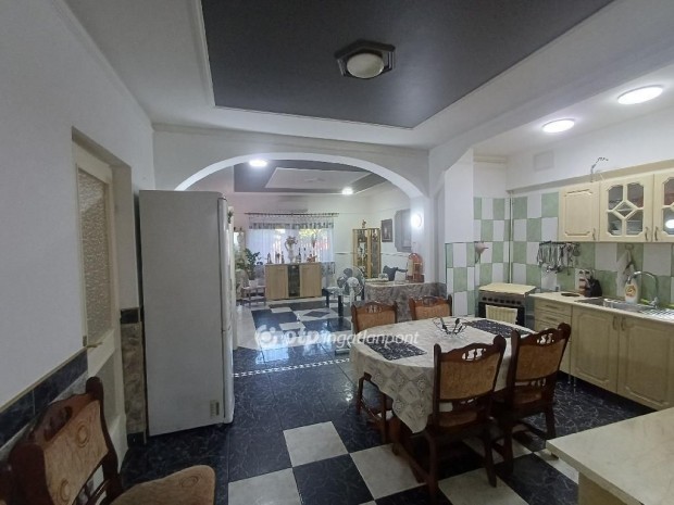 Elad� H�z, Budapest 20. ker.