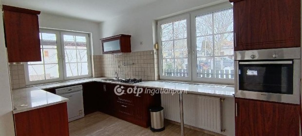 Elad� H�z, Budapest 23. ker.