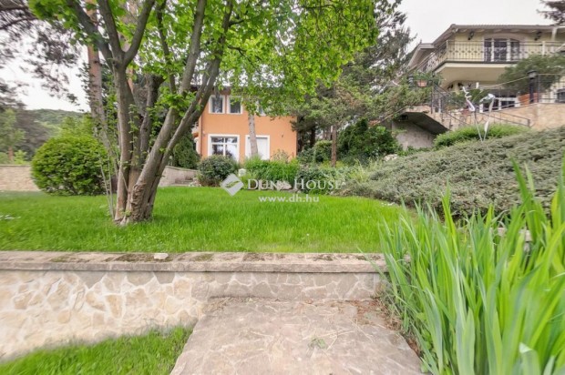 Elad� H�z, Budapest 2. ker. Elad� csal�di h�z plusz egy �p�t�si telek