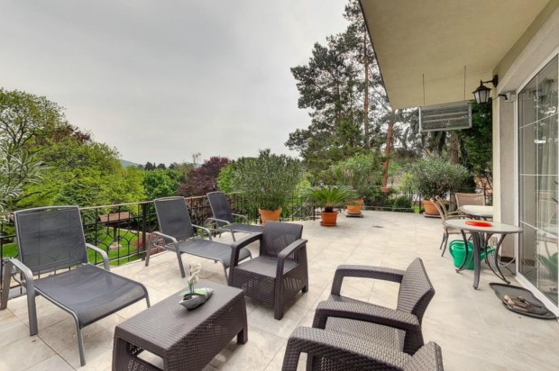 Elad� H�z, Budapest 2. ker. t�bb mint 3000 nm-es panor�m�s telken