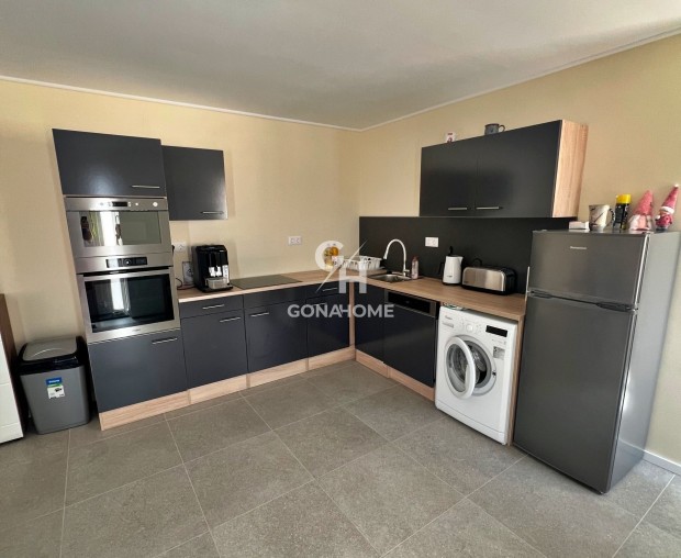 Elad� H�z, Fels�mocsol�d 59.900.000 Ft