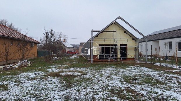 Elad� H�z, H�dmez�v�s�rhely 69.000.000 Ft