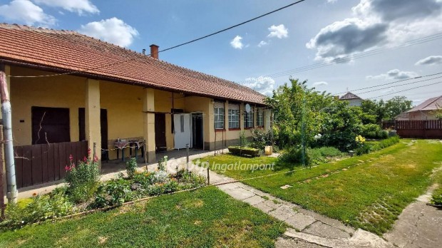 Eladó Ház, Kisújszállás
