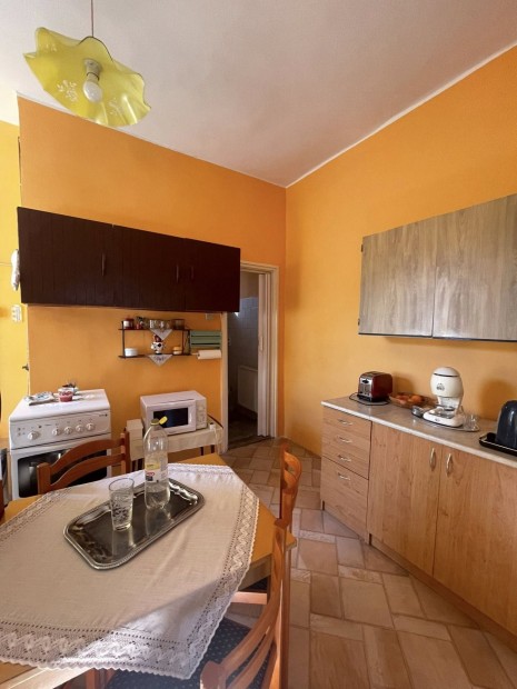 Elad� H�z, Koml� 27.000.000 Ft