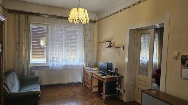 Elad� H�z, Koml� 35.000.000 Ft