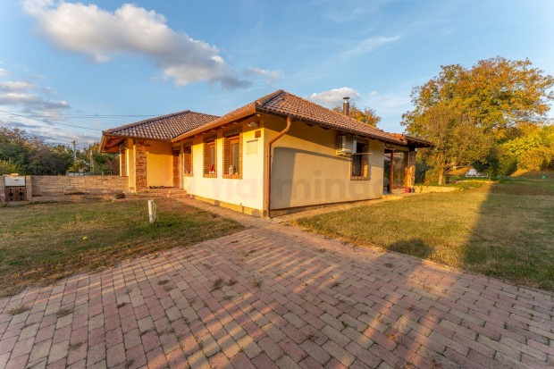 Elad� H�z, Koz�rmisleny 128.900.000 Ft