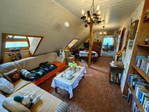 Elad� H�z, Kunmadaras