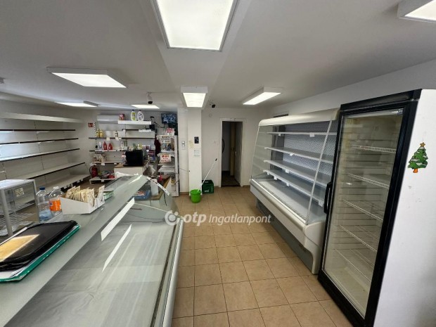 Elad� H�z, Kunmadaras