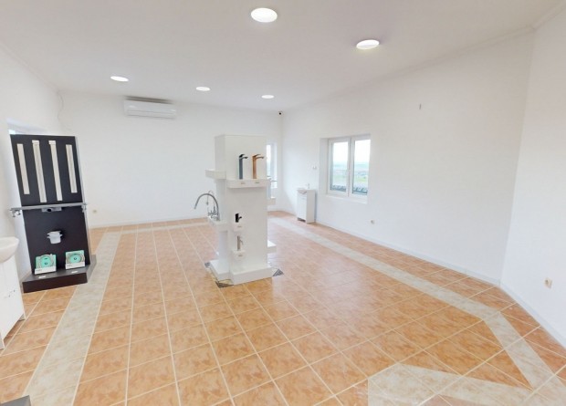 Elad� H�z, Legyesb�nye 129.000.000 Ft