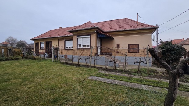 Elad� H�z, Legyesb�nye 15.990.000 Ft