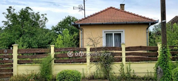 Elad� H�z, L�tav�rtes