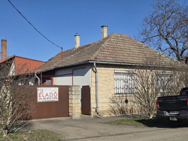 Elad� H�z, M�d 31.990.000 Ft