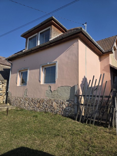 Elad� H�z, Monok 12.999.000 Ft