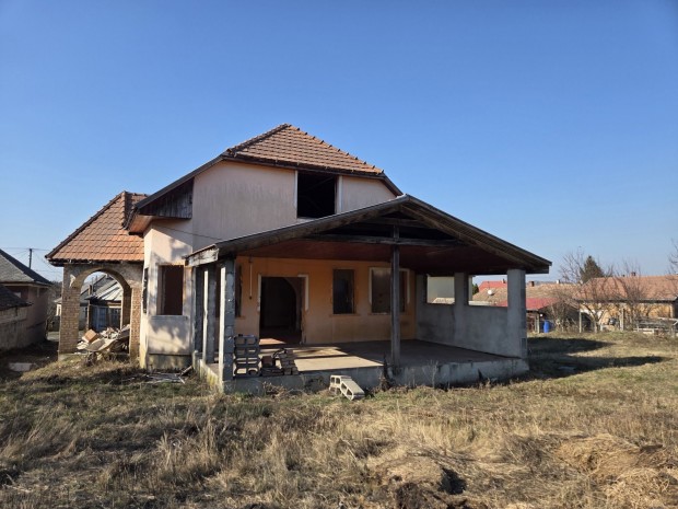 Elad� H�z, Monok 8.999.000 Ft