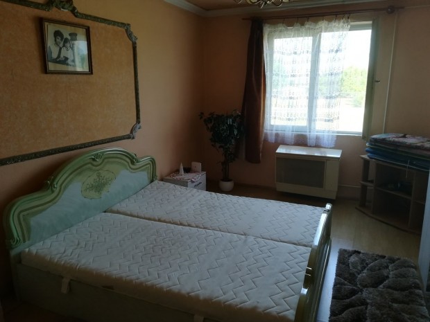 Elad� H�z, Ny�regyh�za 44.000.000 Ft