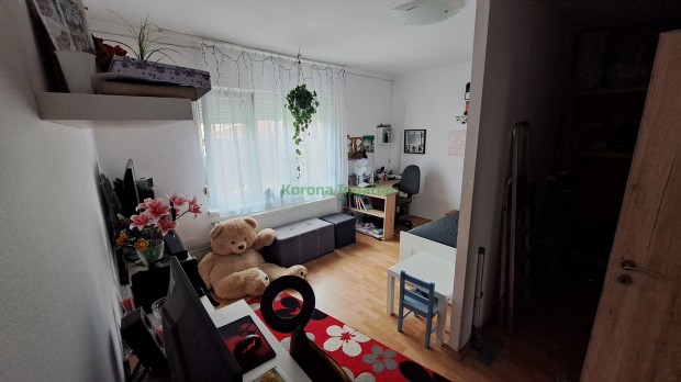 Elad� H�z, Ny�regyh�za 65.000.000 Ft