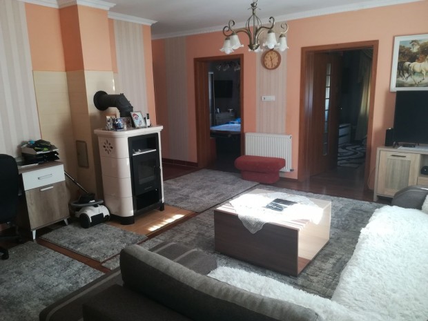 Elad� H�z, Ny�regyh�za 69.000.000 Ft