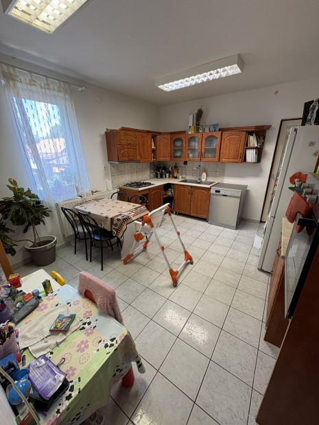 Elad� H�z, Ny�regyh�za 69.900.000 Ft