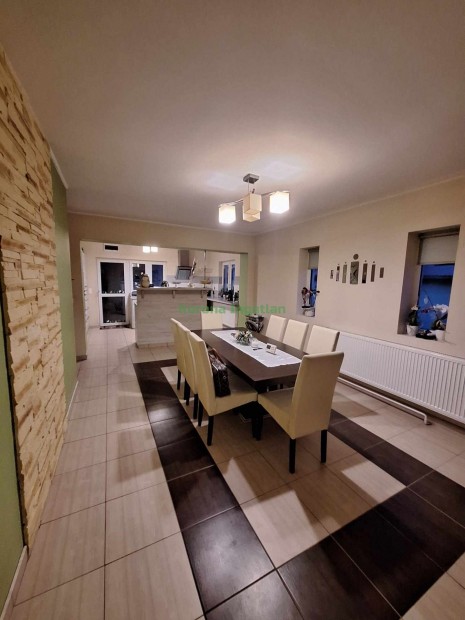 Elad� H�z, Ny�regyh�za 74.000.000 Ft