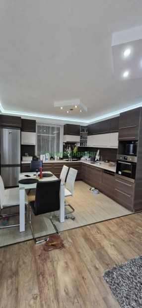 Elad� H�z, Ny�regyh�za 74.900.000 Ft