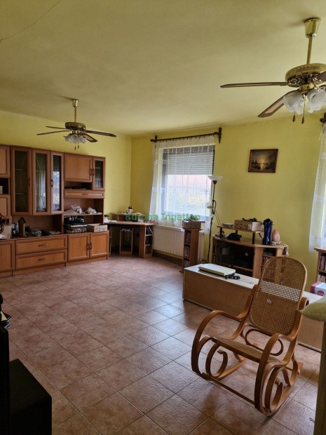 Elad� H�z, Ny�regyh�za 86.990.000 Ft