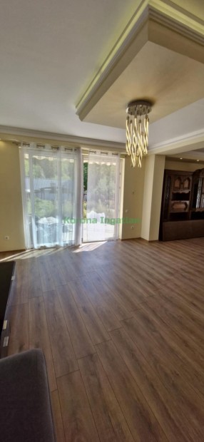 Elad� H�z, Ny�regyh�za 90.000.000 Ft